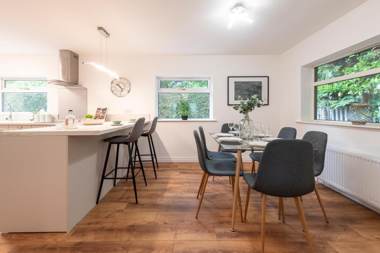 Large 2-Bedroom Bungalow Near Airedale Hospital, Keighley, Convenient Location With Parking Steeton Exteriér fotografie