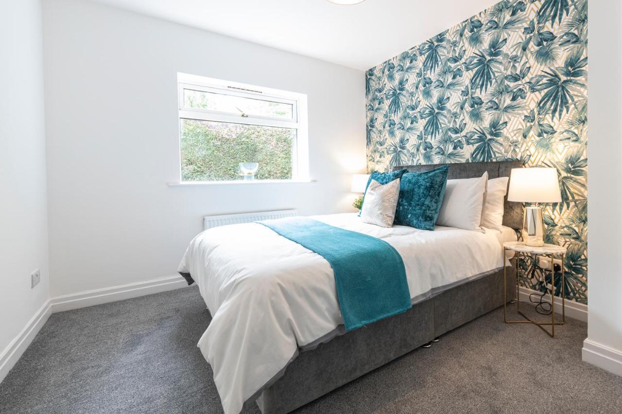 Large 2-Bedroom Bungalow Near Airedale Hospital, Keighley, Convenient Location With Parking Steeton Exteriér fotografie